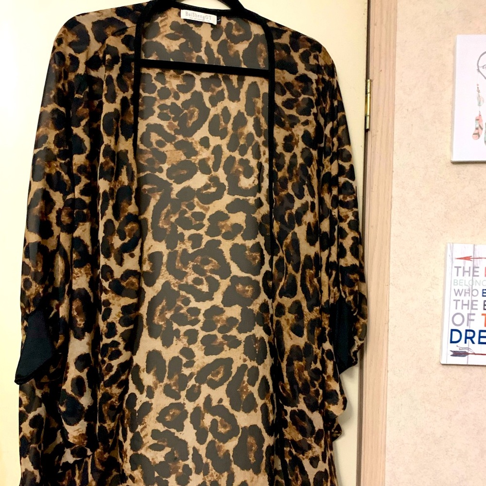 BaiSheng GT large cheetah print shrug